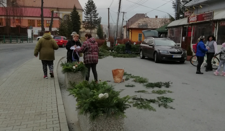 Adventný veniec s anjelom 2021