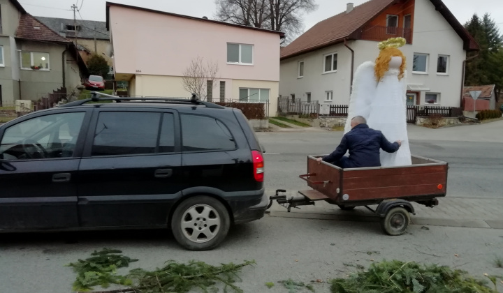 Adventný veniec s anjelom 2021